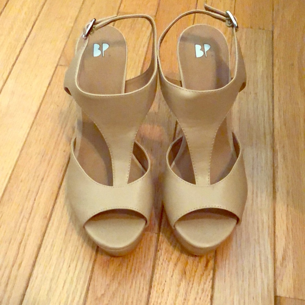 B.P. Nordstrom tan dress wedges